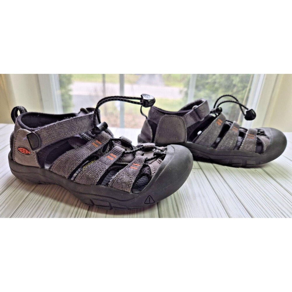 Keen Newport H2 Youth Size 2 Gray Water Hiking Sandals Shoes Kids Gray Charcoal